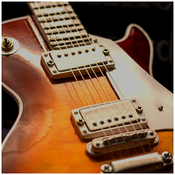 66765 Mini Guitar Dire Straits Mark Knopfler