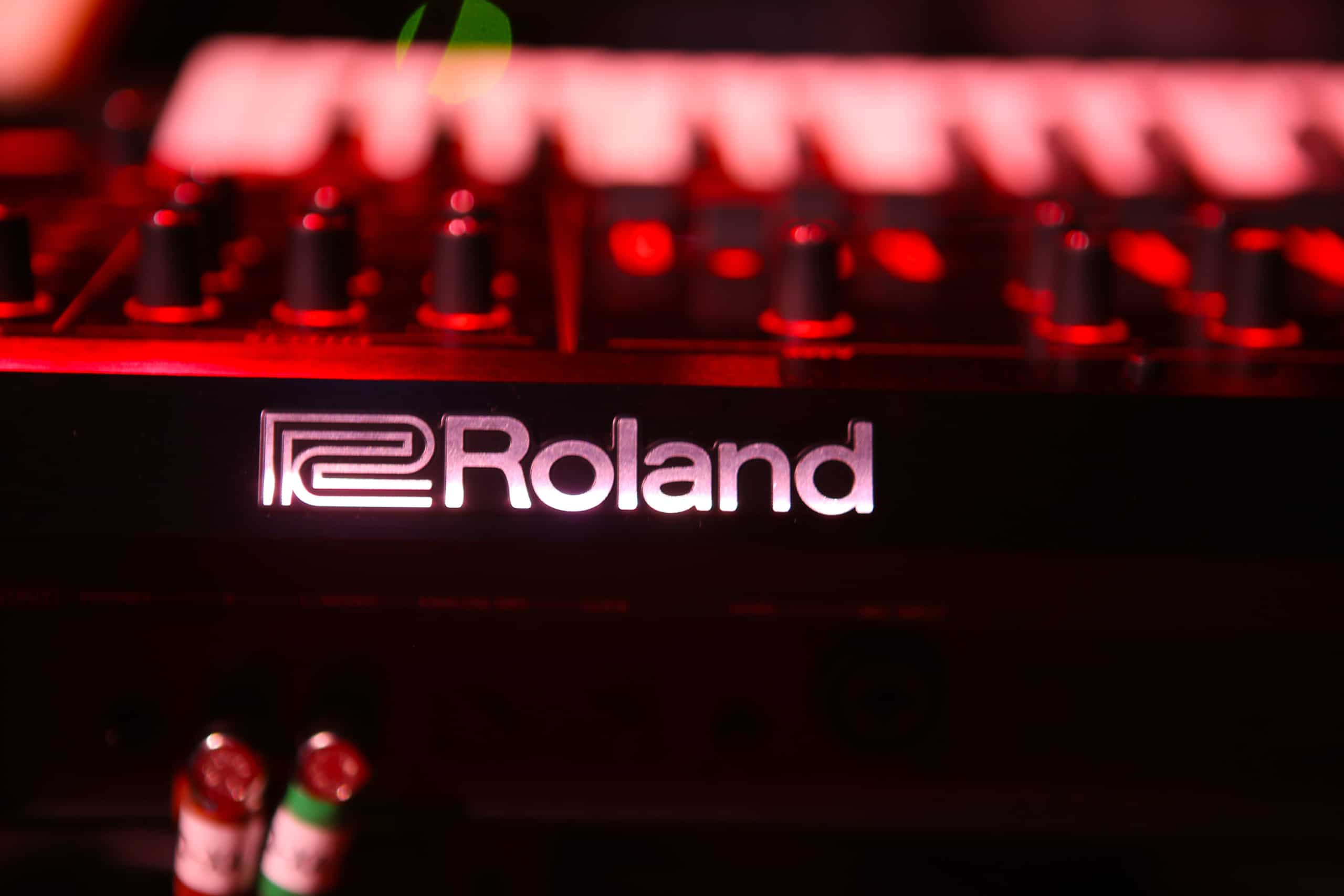 Roland3000